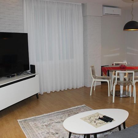 Luxury Blloku Tirana Apartment Exterior photo